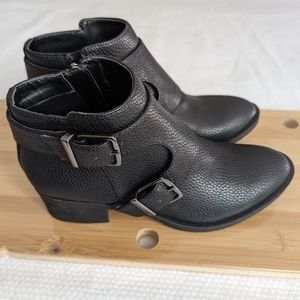 Kenneth Cole Reaction Womens Re-Buckle Closed Toe Ankle Fashion Boots Size 5.